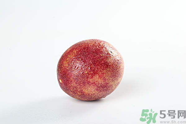 鸡蛋果和百香果一样吗,蛋黄果和百香果的区别