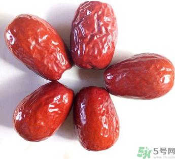 红枣的营养价值及功效,红枣和椰枣哪个营养价值高