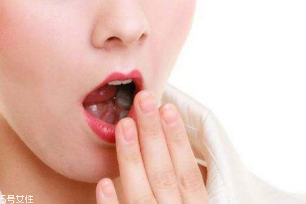 哪些女人有口臭(女人有口臭吗)