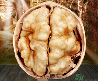 新疆纸皮核桃和薄皮核桃的区别,纸皮核桃和薄皮核桃的区别