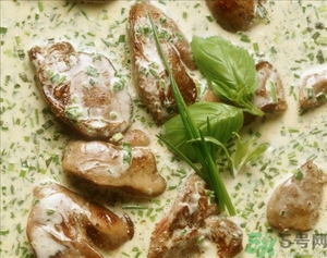 鸡肝能和胡萝卜一起吃吗,鸡肝和胡萝卜可以一起吃吗 婴儿