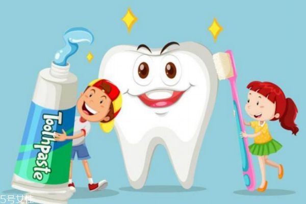 儿童能用大人的牙膏吗(小孩可以用大人牙膏吗) 儿童能用大人的牙膏吗(小孩可以用大人牙膏吗)