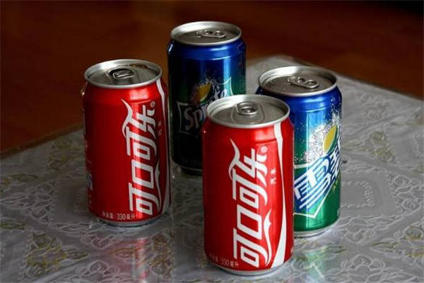 常喝含糖饮料会导致哪些疾病(常喝含糖饮料的危害) 常喝含糖饮料会导致哪些疾病(常喝含糖饮料的危害)