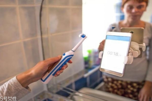 电动牙刷充电要充多久(电动牙刷充电要充多久?) 电动牙刷充电要充多久(电动牙刷充电要充多久?)