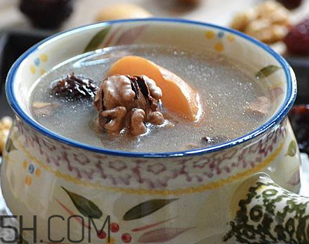 黑枣可以煲汤吗,黑枣可以炖汤喝吗