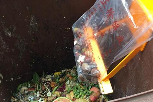 湿垃圾一定要破袋吗(湿垃圾一定要破袋吗)