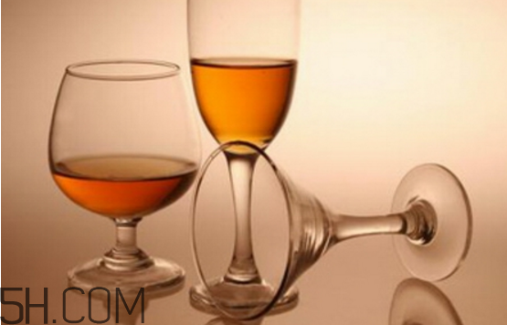 感冒可以喝白酒吗,咳嗽感冒可以喝酒吗?