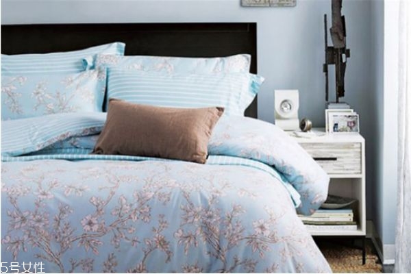 棉被要如何清洗(棉被可以干洗吗 棉被要如何清洗)