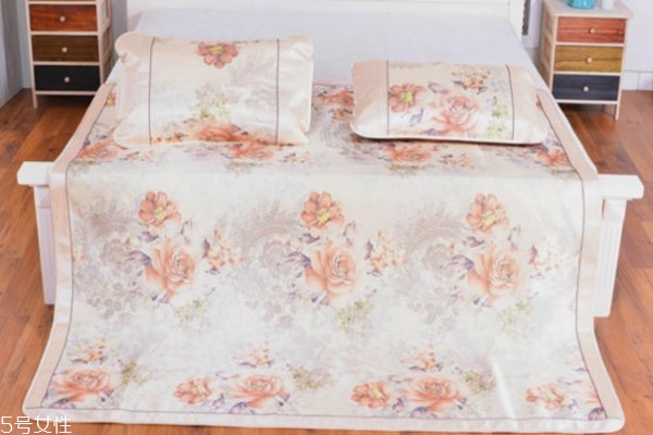 凉席发霉了怎么办(凉席发霉了怎么办)