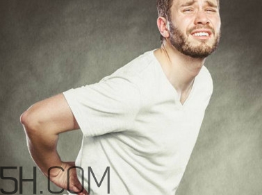 腰间盘突出脚麻严重吗,腰间盘突出脚底麻是严重了吗