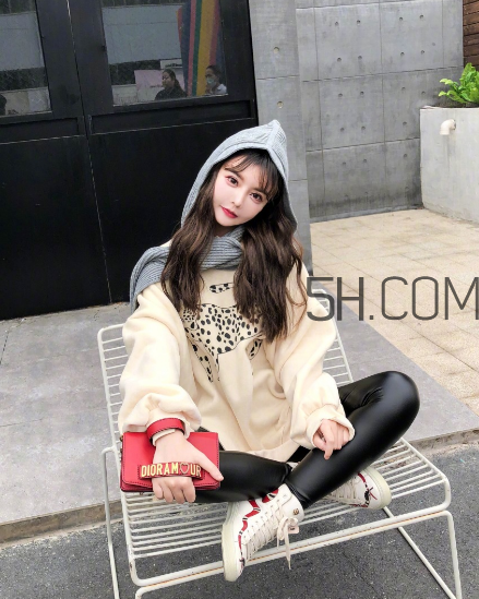 中耳炎和外耳道炎的区别,怎么判断是中耳炎还是外耳炎 中耳炎和外耳道炎的区别,怎么判断是中耳炎还是外耳炎