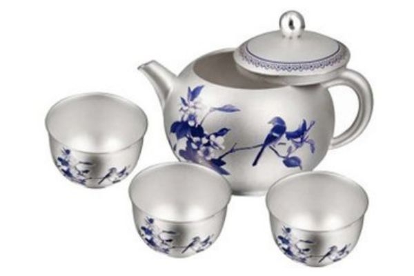 纯银泡茶有毒吗(纯银泡茶有毒吗)