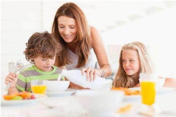 这三个小秘密让孩子长高(孩子长高的秘密) 这三个小秘密让孩子长高(孩子长高的秘密)