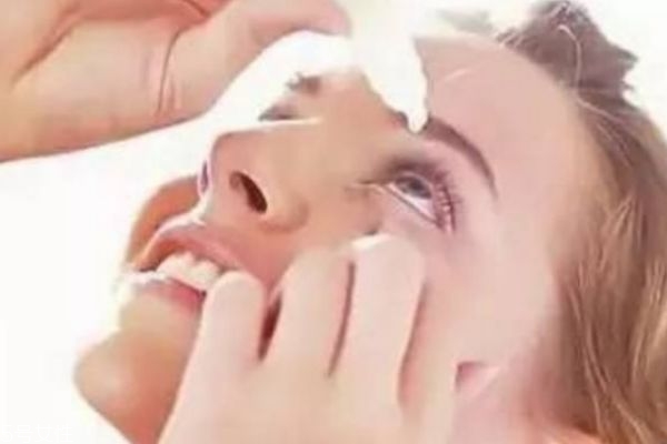 眼药水什么时候滴最好(抗疲劳眼药水什么时候滴最好)