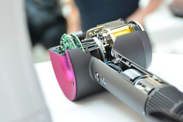 用吹风机的好处(用吹风机和不用吹风机的好处)