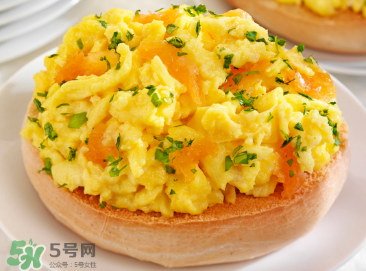 干咳吃点什么好的快,干咳嗽吃什么东西好得快