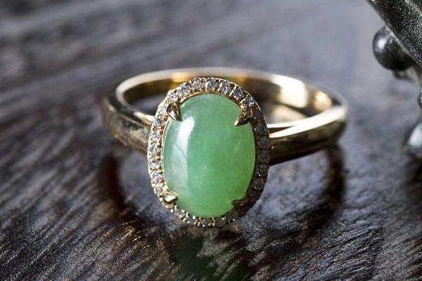 钻石戒指预算多少合适(钻戒应该买多少钱合适)