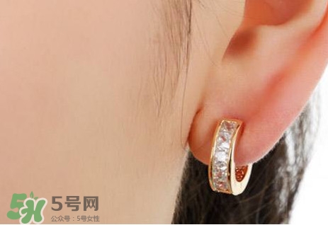 不要盲目使用漱口水(要不要用漱口水)