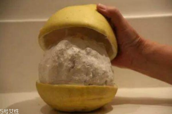 柚子皮可以防虫(柚子皮可以防虫吗) 柚子皮可以防虫(柚子皮可以防虫吗)