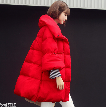 红色的羽绒服好看吗,中国红羽绒服搭配 红色的羽绒服好看吗,中国红羽绒服搭配