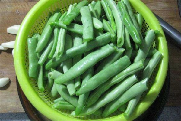 凉拌四季豆注意事项(四季豆可以凉拌吗)