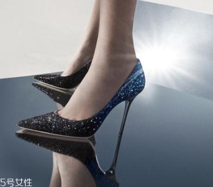 jimmychoo鞋子怎么样,jimmy choo是什么牌子的鞋子