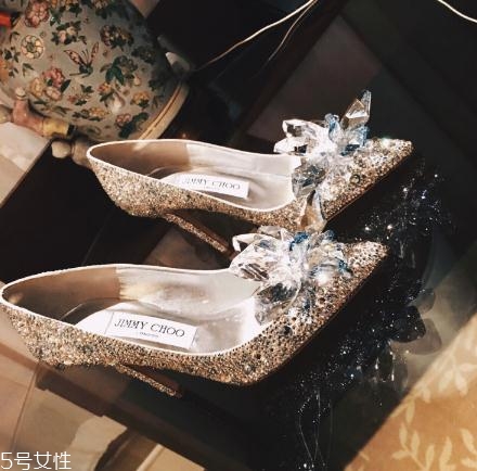 jimmychoo鞋子怎么样,jimmy choo是什么牌子的鞋子