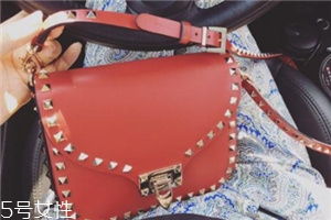 华伦天奴的包包好不好,华伦天奴的包值得买吗 华伦天奴的包包好不好,华伦天奴的包值得买吗