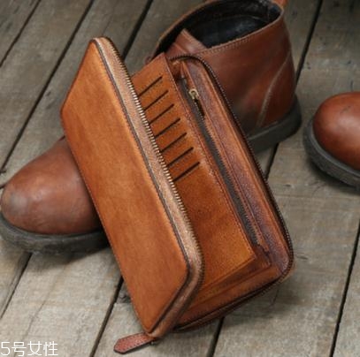 植鞣皮要上油吗,植鞣皮不需要上油自然使用