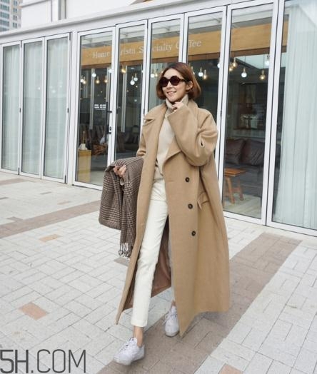 卡其色大衣适合什么人穿,卡其色大衣适合什么肤色的人