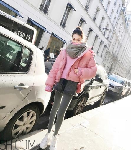 粉色面包服怎么搭配,粉色面包服内搭什么颜色