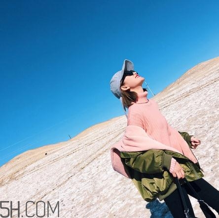 粉色搭什么内搭,粉色内搭什么颜色好看