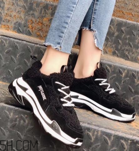 翻毛运动鞋可以洗吗,翻毛皮的运动鞋可以水洗吗