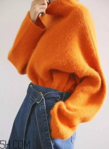 橘色衣服显白吗,橘红色衣服显白吗