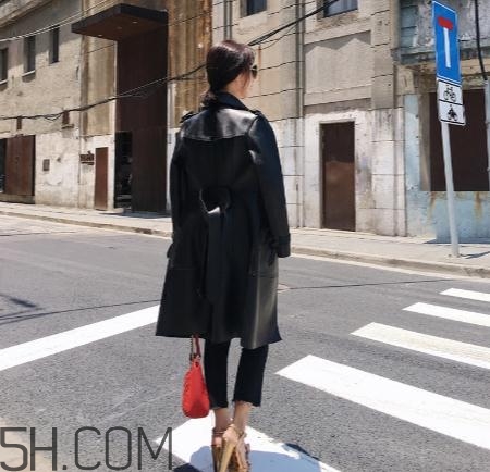 绵羊皮能用水洗吗,水洗绵羊皮 就是可以用水洗的吗?