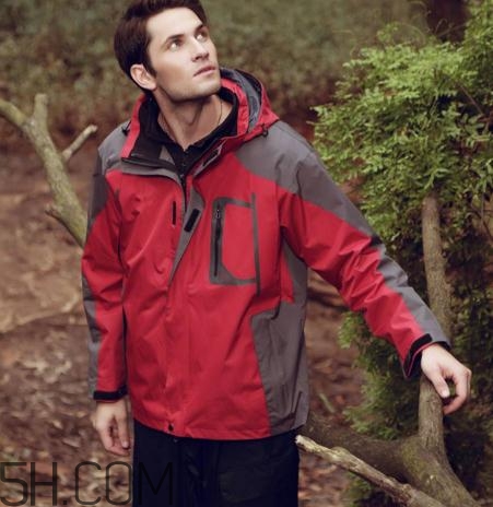 冲锋衣二合一和三合一的区别,冲锋衣二合一指什么 冲锋衣二合一和三合一的区别,冲锋衣二合一指什么