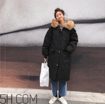 黑色派克服好看吗,黑派克服里面穿什么好