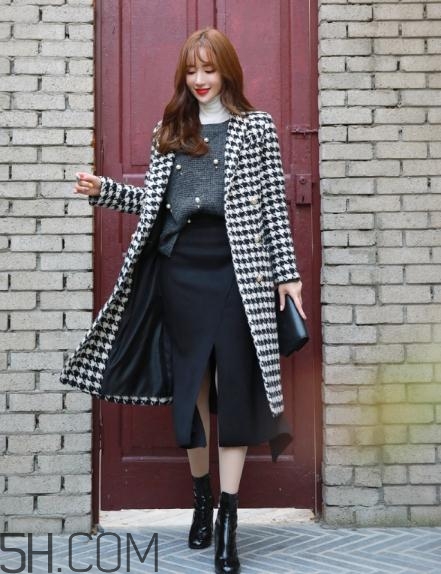 千鸟格大衣显老吗,千鸟格大衣显老气吗