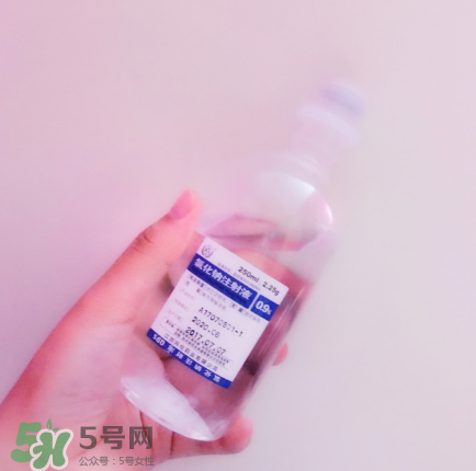 生理盐水可以洗眼睛吗?,生理盐水可以洗眼睛吗,特别痒