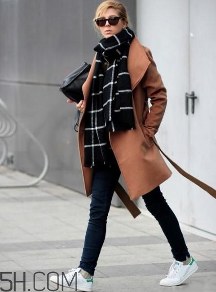 焦糖色大衣适合什么人穿,焦糖色衣服适合什么年龄的人穿