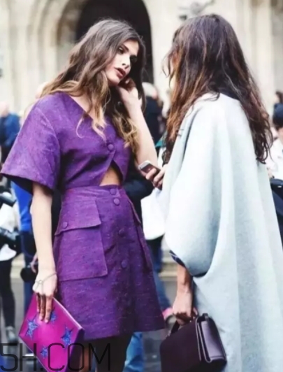 紫外线 衣服,紫外线照在衣服上有荧光色 紫外线 衣服,紫外线照在衣服上有荧光色