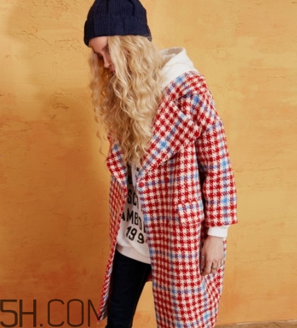 今年流行的格子大衣图片,2020流行什么格子大衣