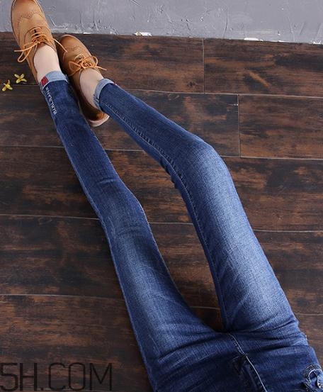 如何防止牛仔裤变形,牛仔裤容易变形怎么办