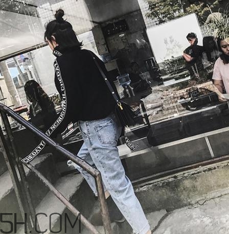 为什么牛仔裤洗完变硬了,为什么牛仔裤洗完变硬 还会变软吗