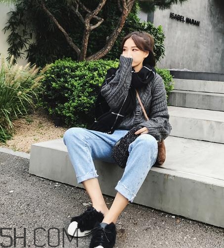 牛仔裤上的机油怎么洗掉,牛仔裤上的机油怎么才能洗掉 牛仔裤上的机油怎么洗掉,牛仔裤上的机油怎么才能洗掉