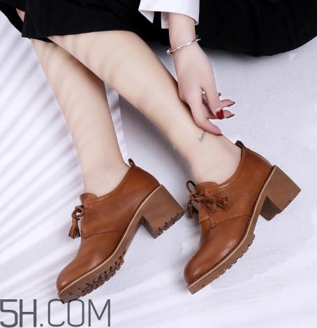 棕色皮鞋怎么变成黑色皮鞋,棕色皮鞋怎么变成黑色怎么处理