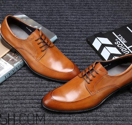 棕色皮鞋掉色怎么修复,棕色皮鞋掉色怎么补色