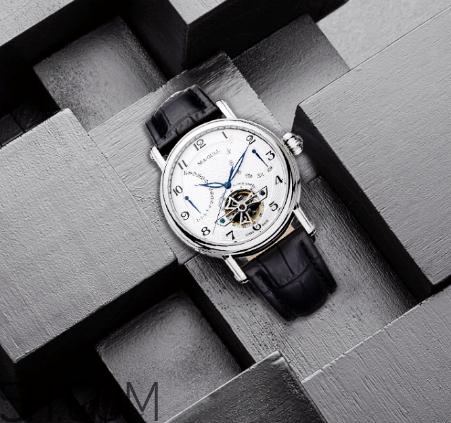 海鸥手表怎么调日历星期图文教程用牙签按即可,海鸥手表怎么调日历时间