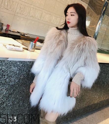 皮草可以用洗衣液洗吗,皮草可不可以用洗衣机洗