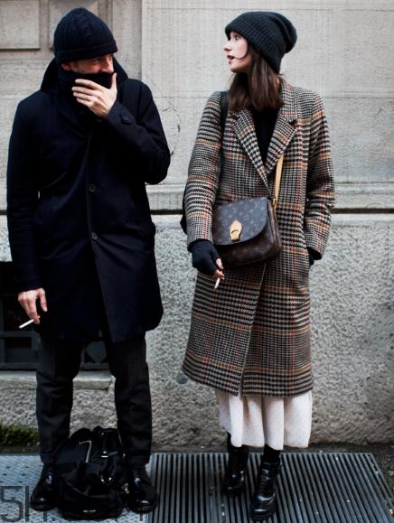 棕色格子大衣配什么衣服穿,棕色格子大衣内搭什么